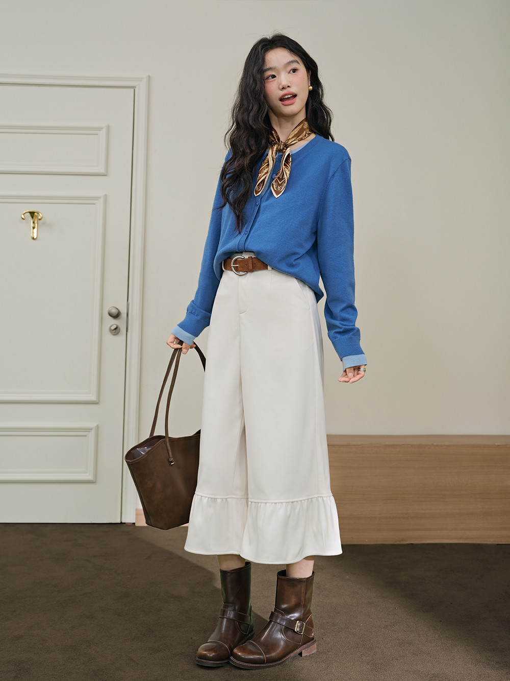 Ruffle Hem Cropped Pants