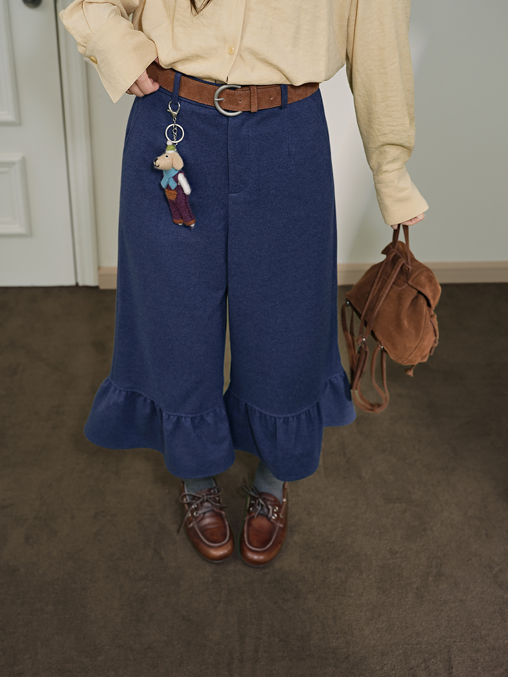 Ruffle Hem Cropped Pants