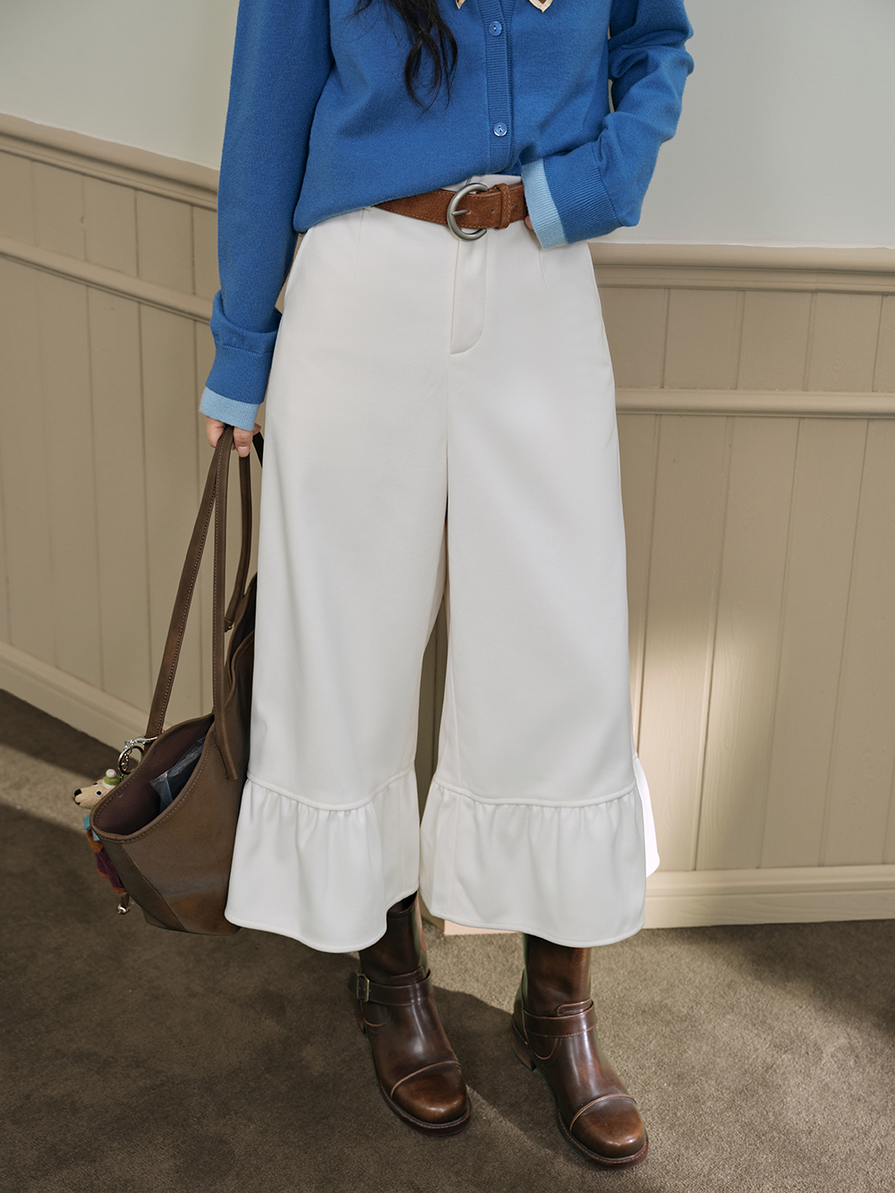 Ruffle Hem Cropped Pants