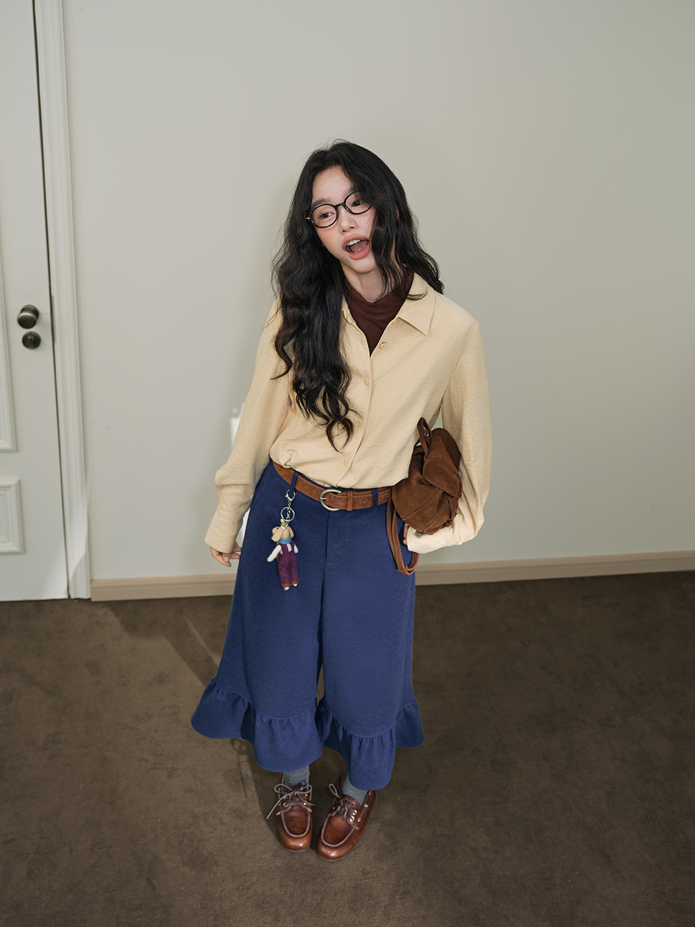 Ruffle Hem Cropped Pants